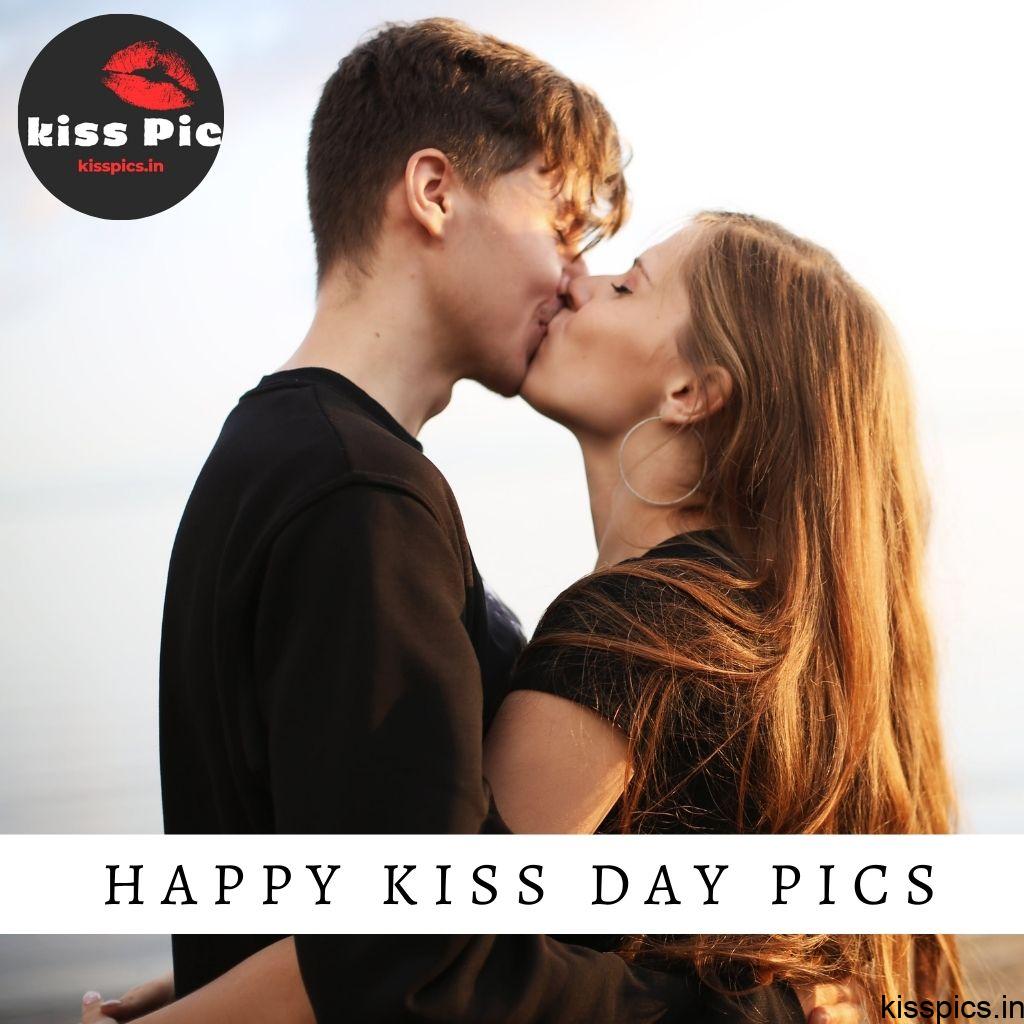 Happy Kiss Day Pics